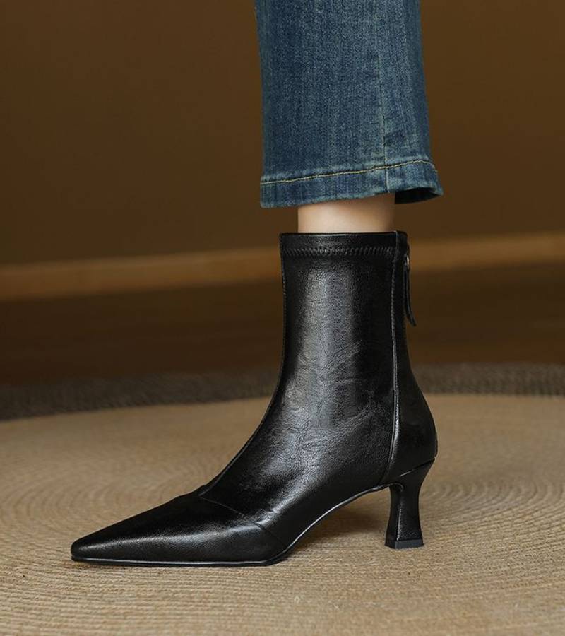 Elara · Bottines en cuir à talon raffiné