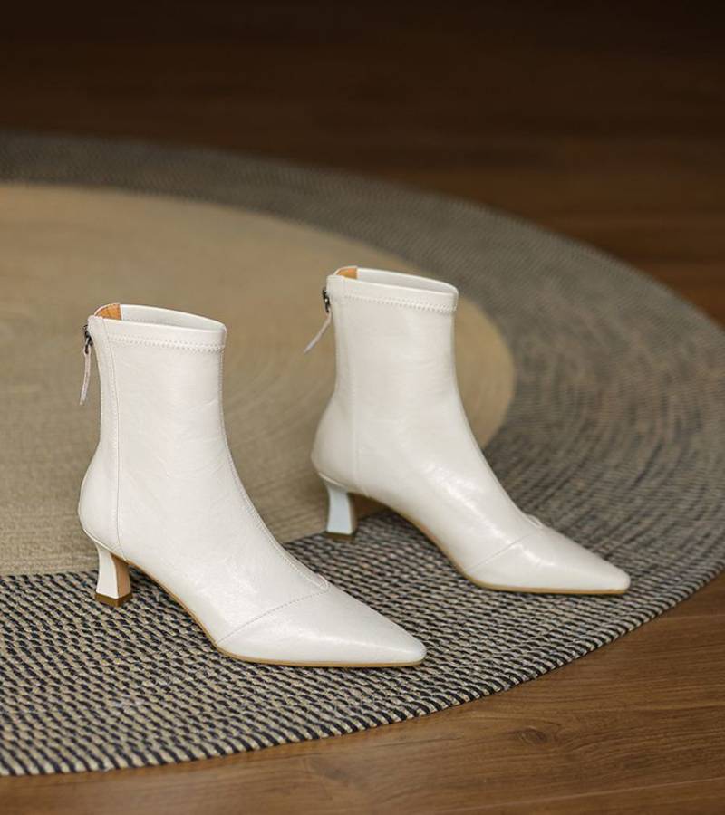 Elara · Bottines en cuir à talon raffiné