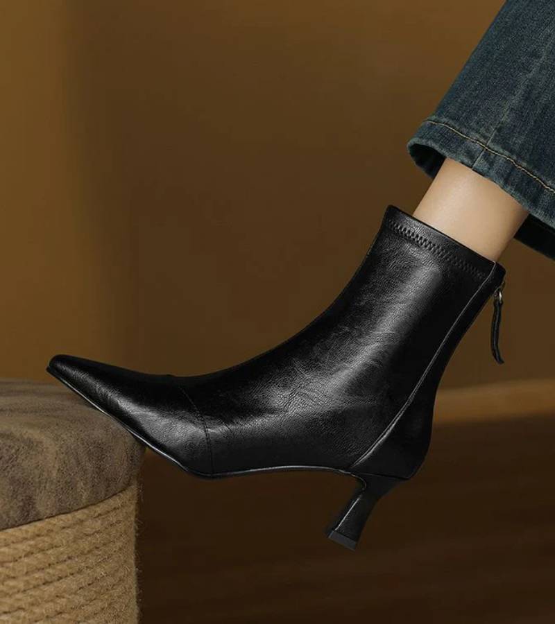 Elara · Bottines en cuir à talon raffiné