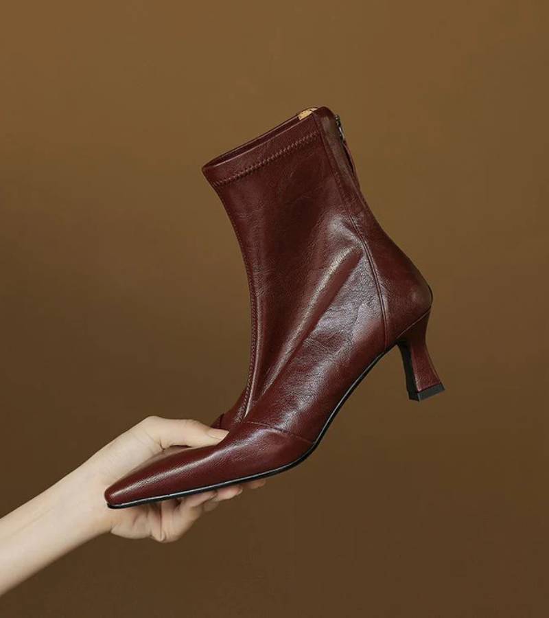 Elara · Bottines en cuir à talon raffiné