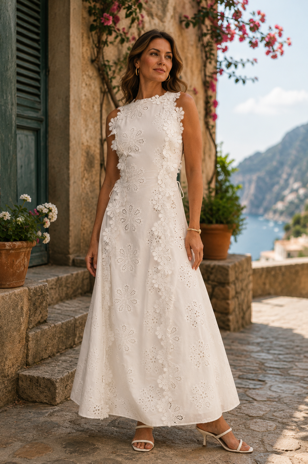 Della | Robe maxi élégante avec broderie