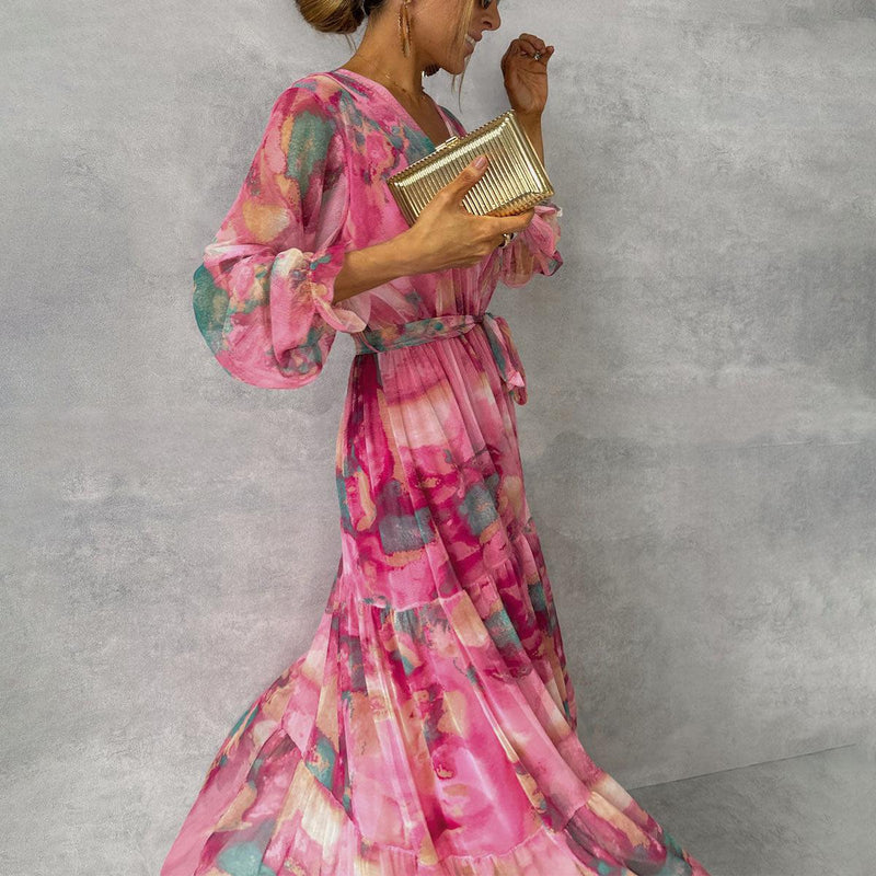 ZOEY | Robe portefeuille florale vive avec une silhouette en couches flatteuse