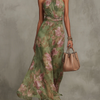 Serena - Robe longue verte à fleurs en chiffon avec décolleté halter