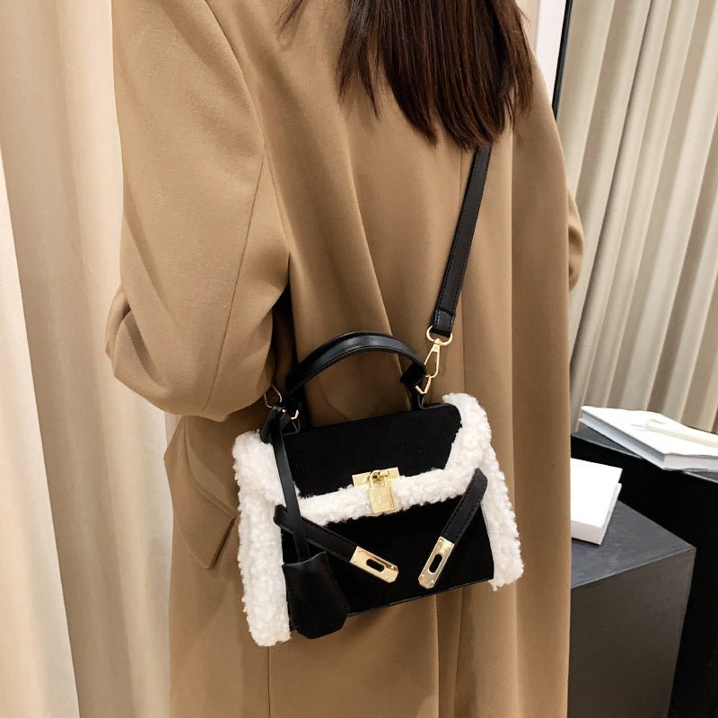 Elara · Comfy Chic Tote