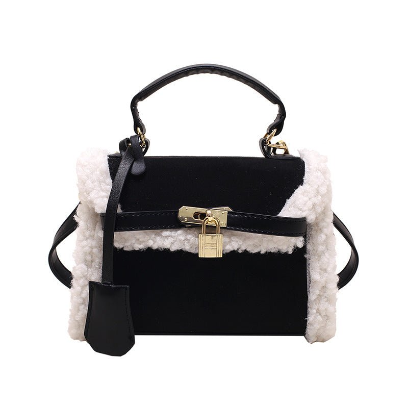 Elara · Comfy Chic Tote
