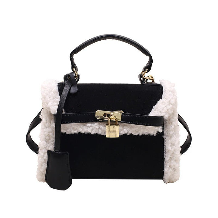 Elara · Comfy Chic Tote