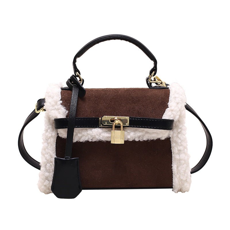 Elara · Comfy Chic Tote