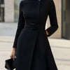 Elara · Robe Élégante à Col Montant avec Ceinture