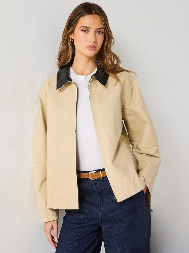 Elara · Veste Élégante à Col Contrastant
