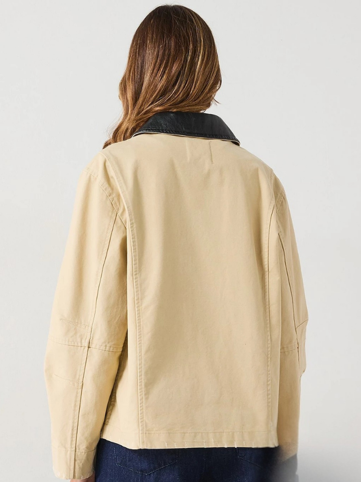 Elara · Veste Élégante à Col Contrastant