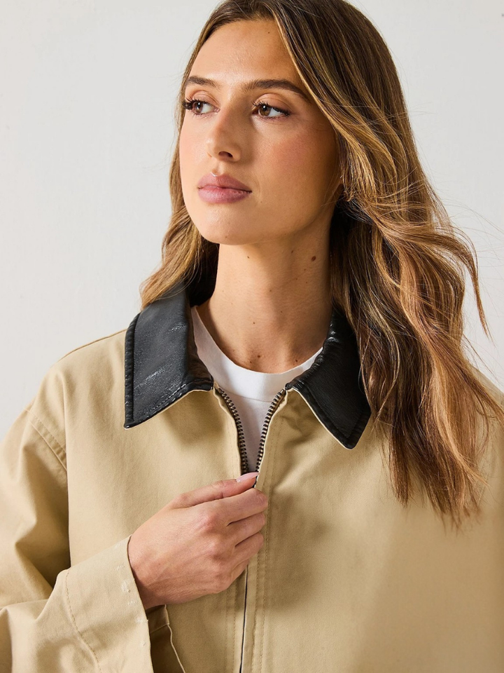Elara · Veste Élégante à Col Contrastant