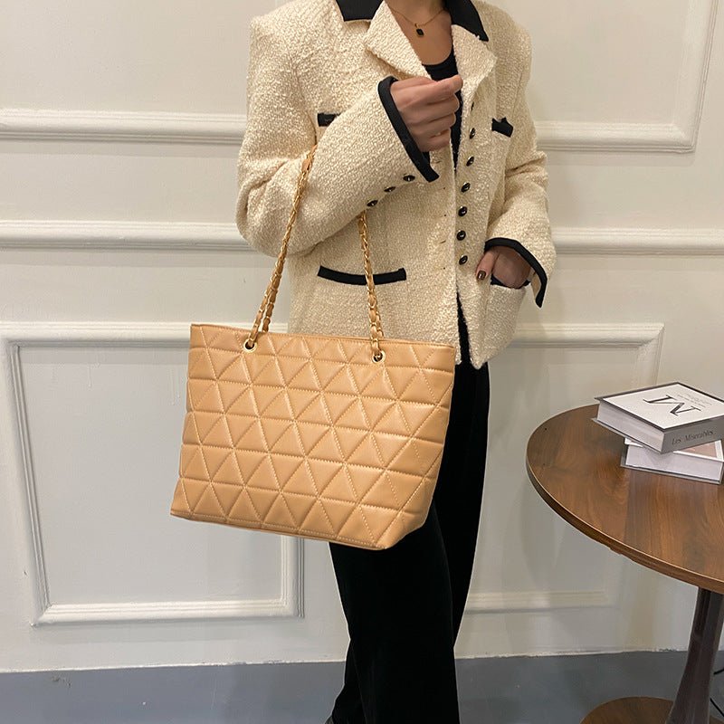 Elara · Sienna Tote Bag
